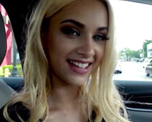 Смотреть порно: Неудачный пикап обернулся классным сексом в машине