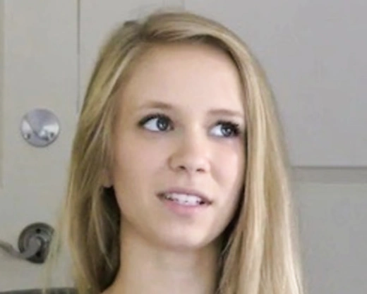 Смотреть порно: Очень милая молодая девушка у Вудмана на порно кастинге