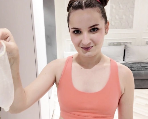 Смотреть порно: Горячая девушка любит секс и сперму на лицо