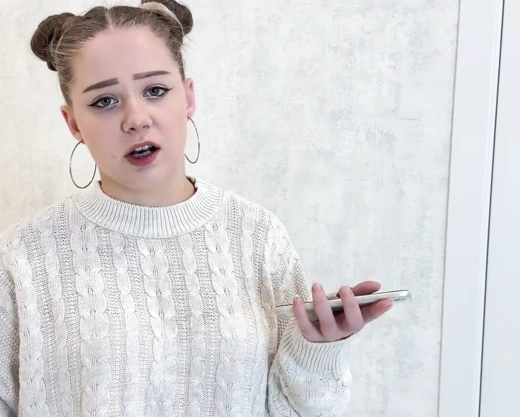 Смотреть порно: Русская девушка с пышным телом изменяет парню в порно с разговорами