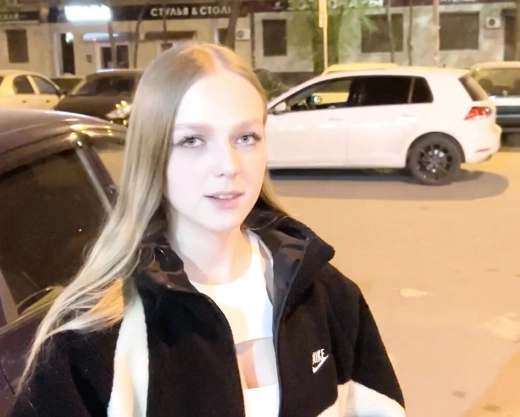 Смотреть порно: Сделал девушке несколько комплиментов и получил секс