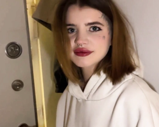 Смотреть порно: Изменил своей девушке с ее подругой и трахнул ее в анал