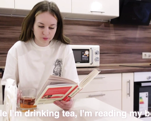 Смотреть порно: Как живет и что делает популярная порно актрисса - Аня