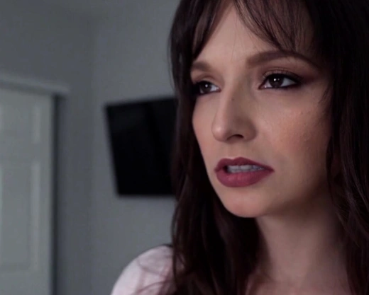 Смотреть порно: Грудастая мачеха хочет оргазма с красивым членом