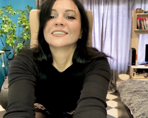 Смотреть порно: Русская мамочка дает насладится собой!