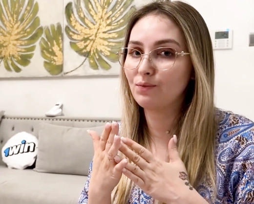 Смотреть порно: Секс с мамкой лучшего друга, когда никого нет дома