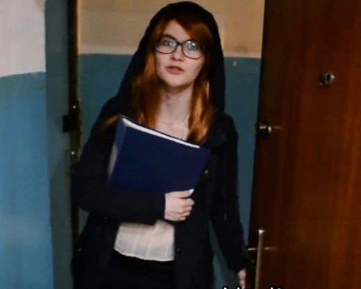 Смотреть порно: Русская девушка пришла с проверкой а вышла со спермой на теле