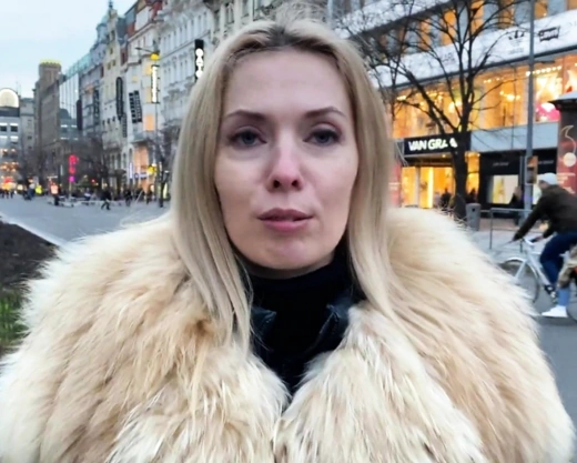 Смотреть порно: Снял русскую милфу в Чехии и развёл на секс на сьемной квартире!