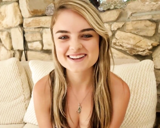 Смотреть порно: Элитный секс молодой подруги с маленькими сиськами!