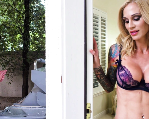 Смотреть порно: Зашел к соседке разогреть барбикью, а она затянула трахаться - соседка порно