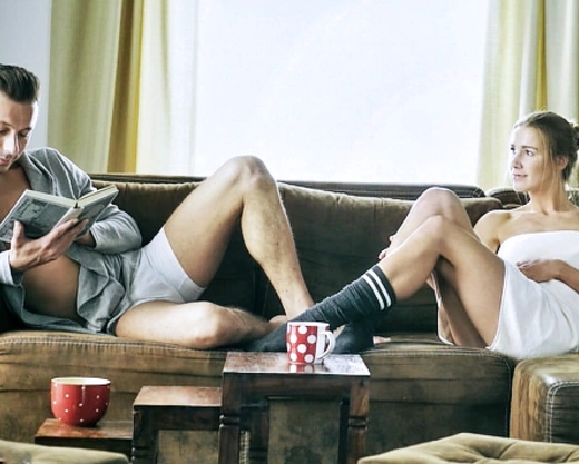 Смотреть порно: Книга и секс: Момент, когда женщина хочет нежности и нежного секса