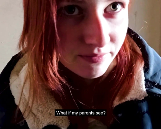 Смотреть порно: Не отпускал девушку домой пока она не дала в подъезде со спермой в ротик