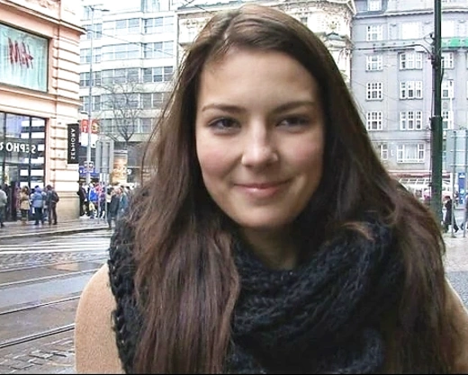 Смотреть порно: Развел девушку на секс и трахнул за деньги