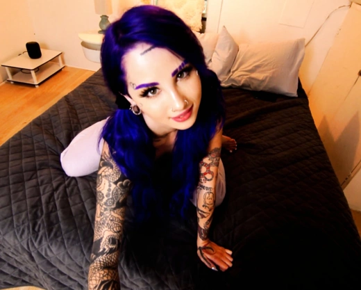 Смотреть порно: Подруга сестры сама трогает за член и хочет чтобы я ее трахнул