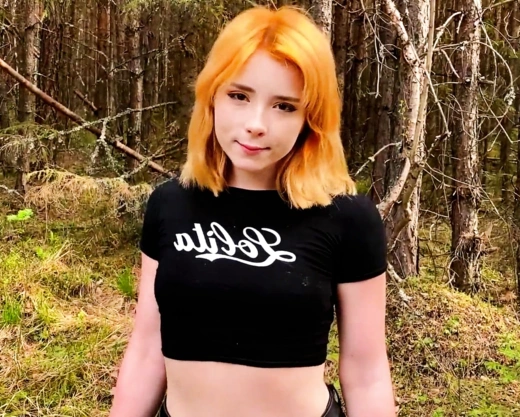 Смотреть порно: Рыжая русская милашка разрешает другу трахать себя на природе!