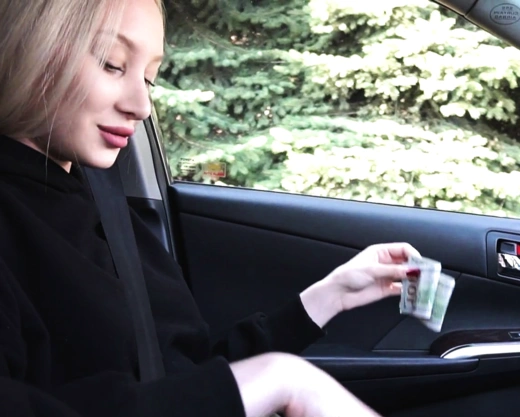 Смотреть порно: Сделала минет за 300 долларов и осталась довольна