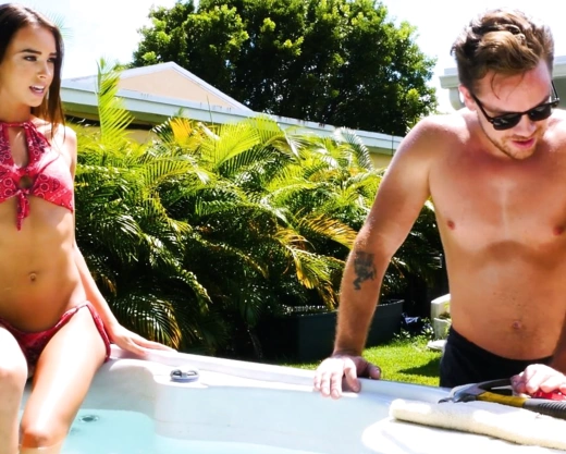 Смотреть порно: Захотела секса с братом подруги и легко развела парня на секс