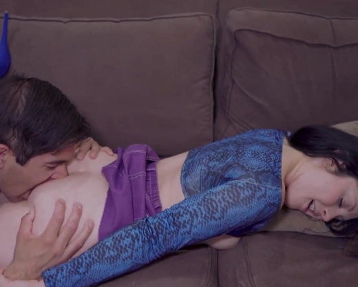 Смотреть порно: Отлизал своей девушке и сделал её счастливой - кунилингус HD