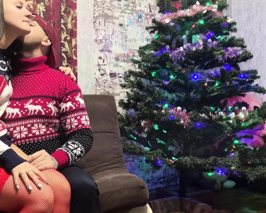 Смотреть порно: Решила подарить парню на НГ анал со спермой в рот