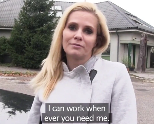 Смотреть порно: Зрелая женщина трахнулась с незнакомцем за деньги