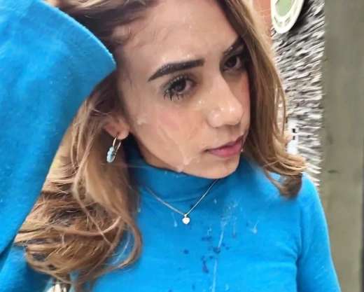 Смотреть порно: Получила много спермы на лицо и на свитер