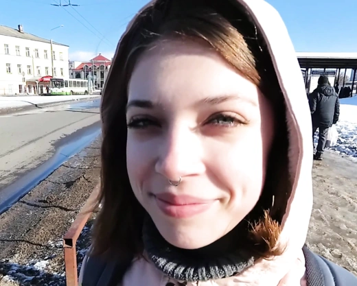 Смотреть порно: Русская сестра приехала в гости к брату