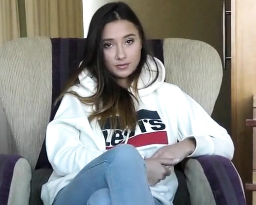 Смотреть порно: Русская порно модель проходит кастинг Вудмана